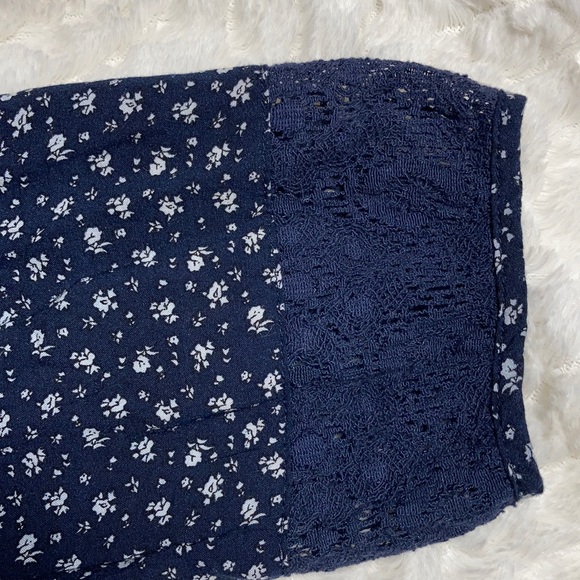 CLOSING SALE Modcloth Floral & Lace Peasant Top - Picture 4 of 7